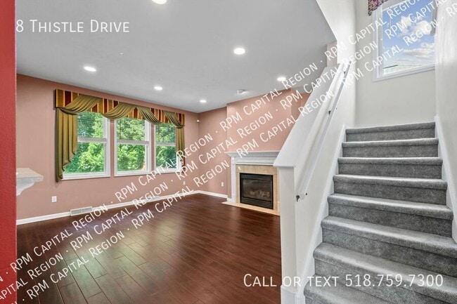 Building Photo - 8 Thistle Dr