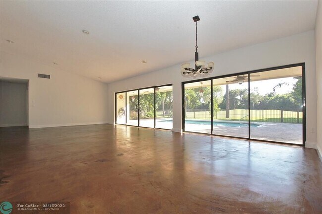 Building Photo - 10134 Boca Woods Ln