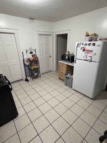 Building Photo - 47 Longwood Ave