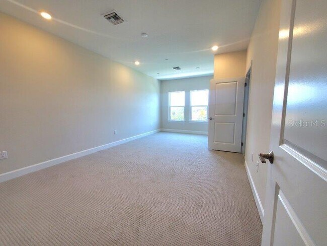 Building Photo - 1620 Seahaven Dr