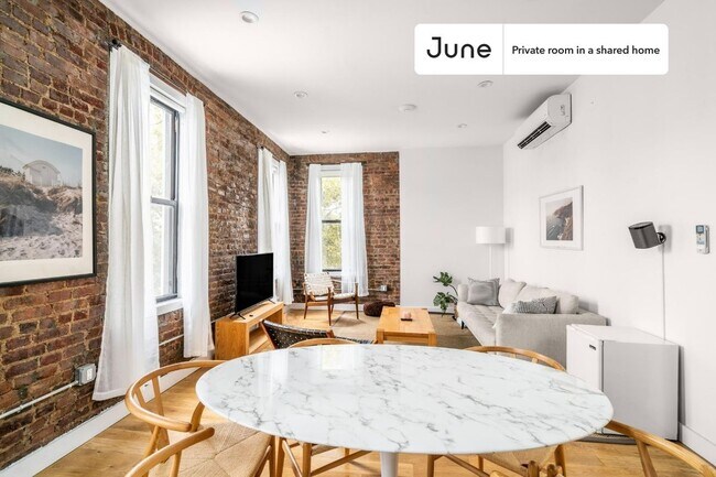 Building Photo - Room in Shared 5 bed/3 bath home in Ridgewood