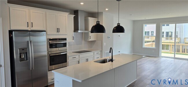 Building Photo - 567 Sybil St