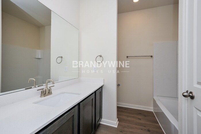 Building Photo - 1437 Woodwinds Dr