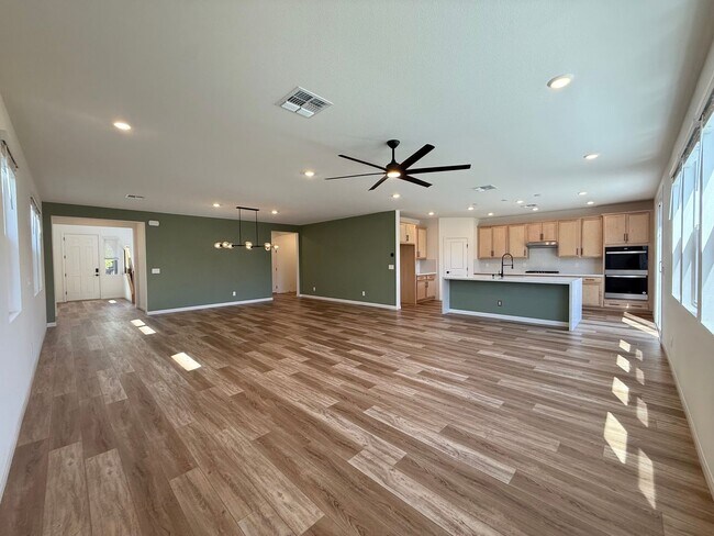 Building Photo - Spacious Southwest Las Vegas Gem | 5 Beds, Loft & 3,000+ Sq Ft Living