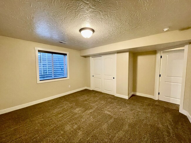 Building Photo - 819 Mt Sneffels Ave