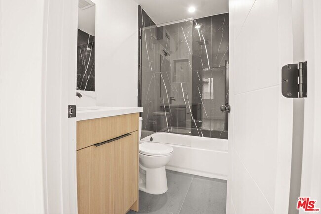 Building Photo - 1707 Burnside Ave