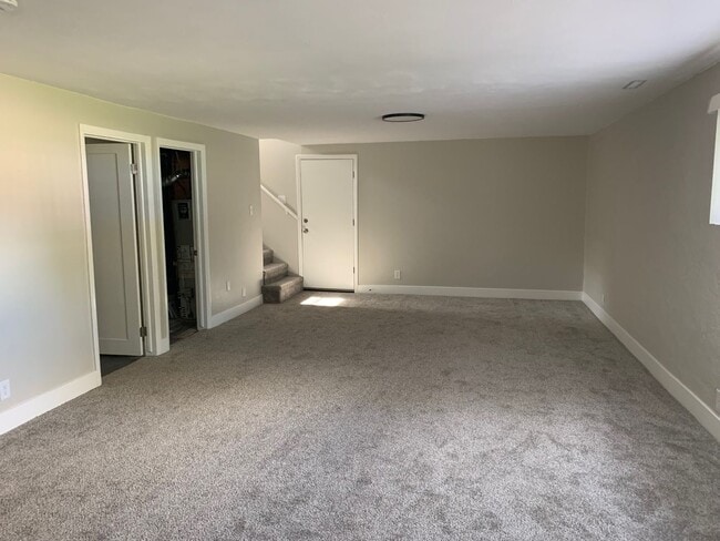 Building Photo - Beautiful 4 Bedroom 3 Bathroom Home in Wes...