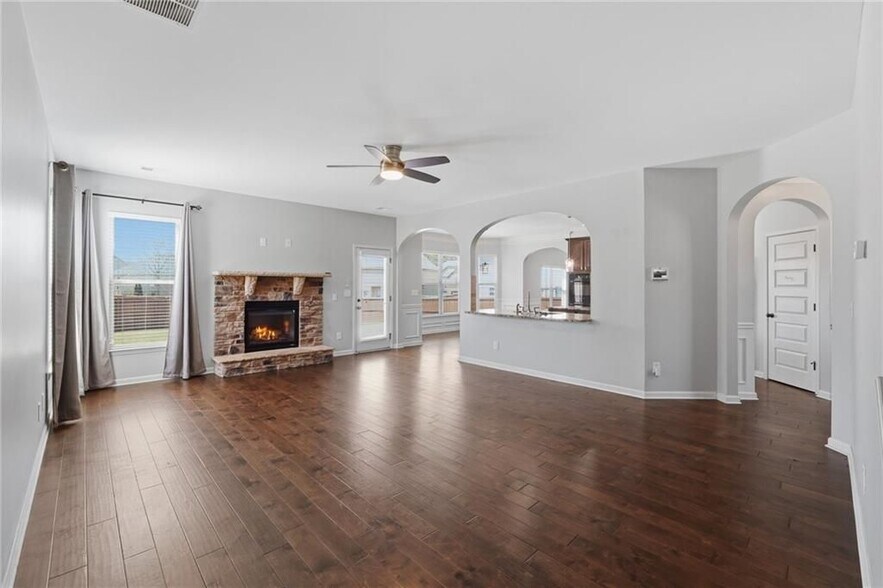 Building Photo - 523 Besra Dr