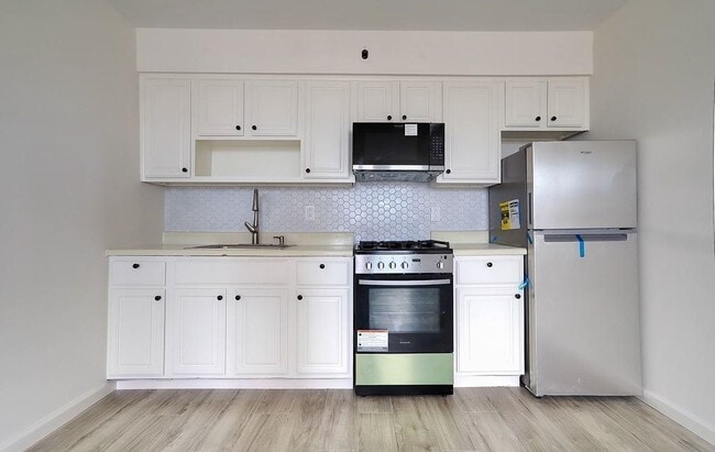 Building Photo - 502 Central Ave