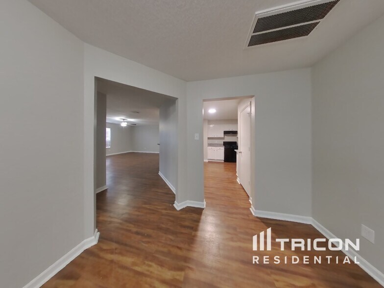 Building Photo - 15322 Acorn Green Ct
