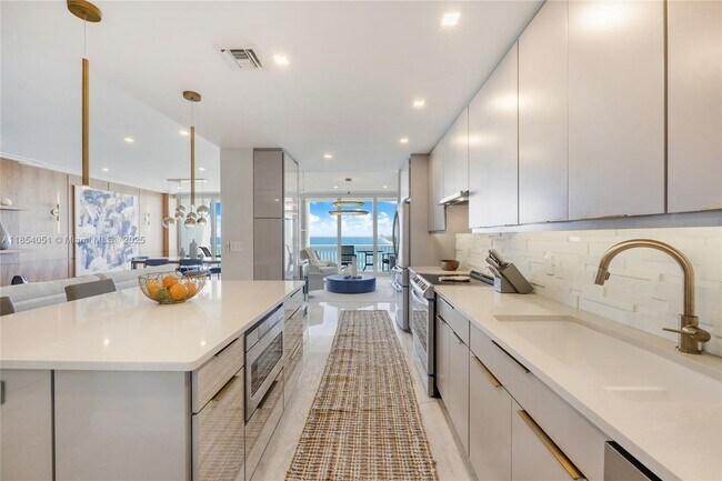 Building Photo - 2200 S Ocean Ln