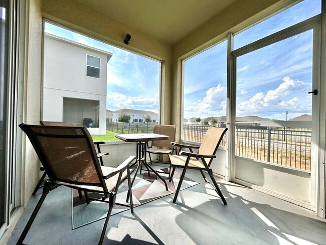 Building Photo - Beautiful 3-bedroom, 2.5-bath townhome in ...