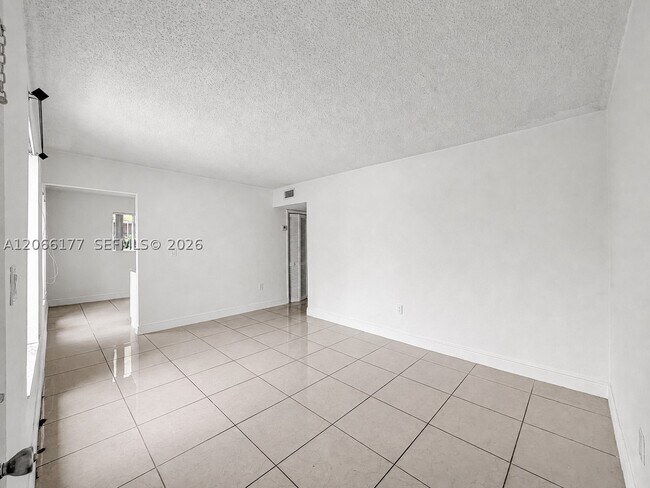 Building Photo - 9103 SW 38th St