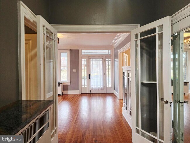 Building Photo - 515 Fourth St