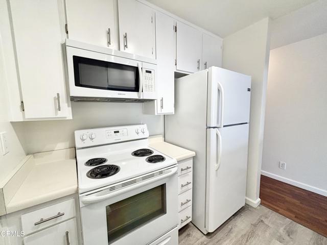 Building Photo - 250 E Surfside Dr