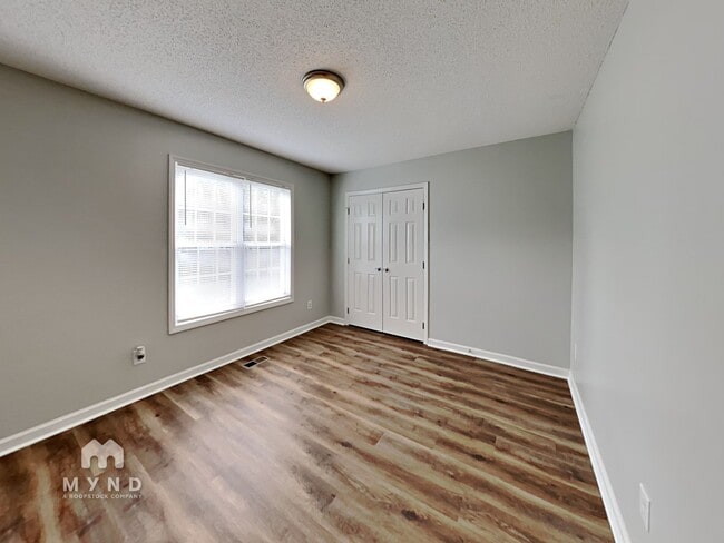 Building Photo - 104 Carrington Dr