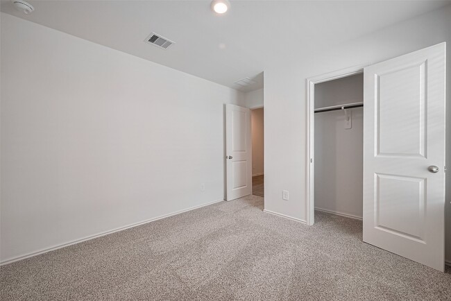 Building Photo - 4207 Zeke Ests Ln