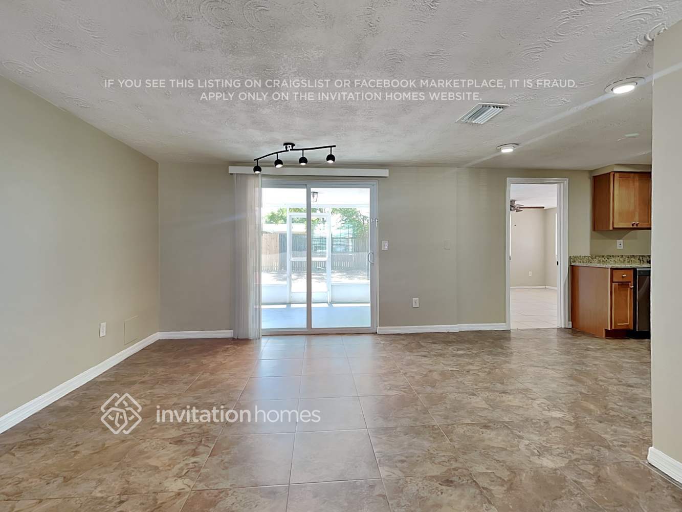 Building Photo - 3402 Eisenhower Dr