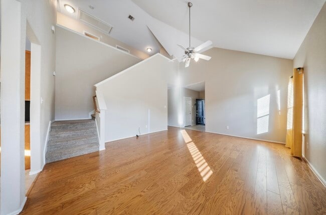 Building Photo - 18123 Hillock Glen Ln