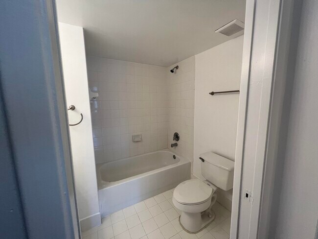 Building Photo - 7896 Sonoma Springs Cir