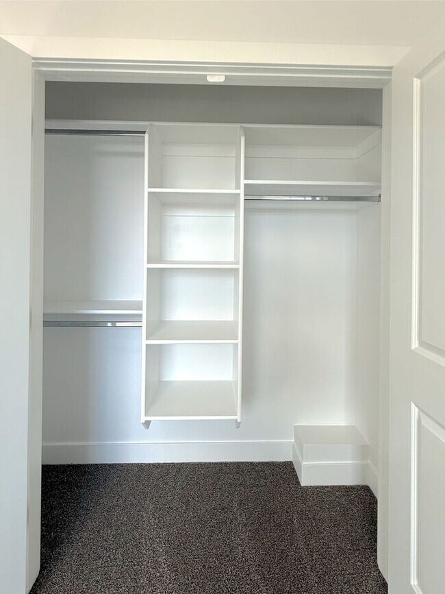 Building Photo - Brand New 3 bed, 2.5 Bath 1 car garage Townhome