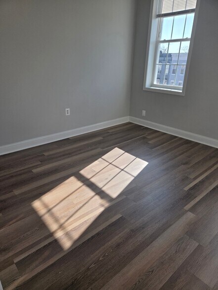 Building Photo - 825 N Fulton Ave