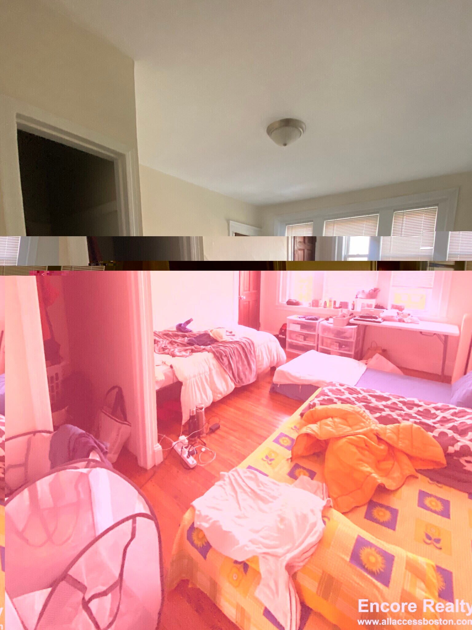 Building Photo - 208 Kelton St