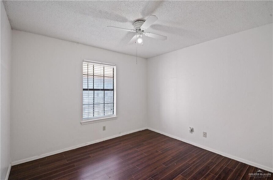 Building Photo - 2419 N 28th St