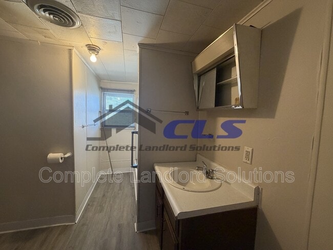 Building Photo - 1811 N 8th St