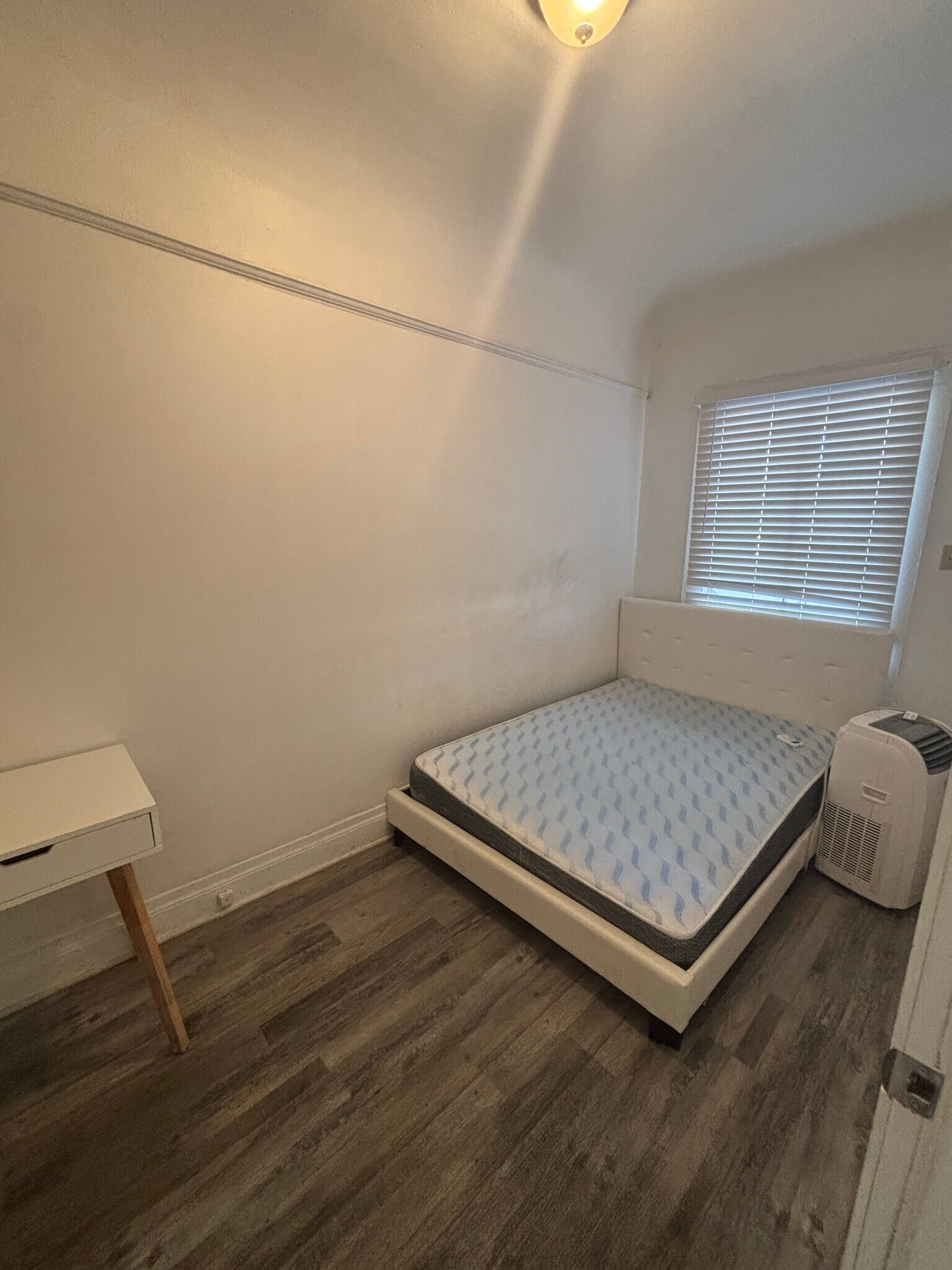 Building Photo - 2515 S Catalina St