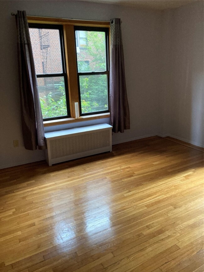Building Photo - 42-20 Kissena Blvd
