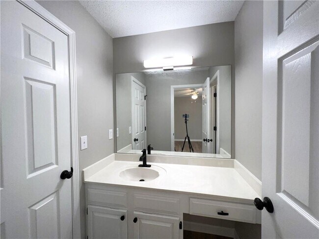 Building Photo - 12560 Crabapple Chase Dr