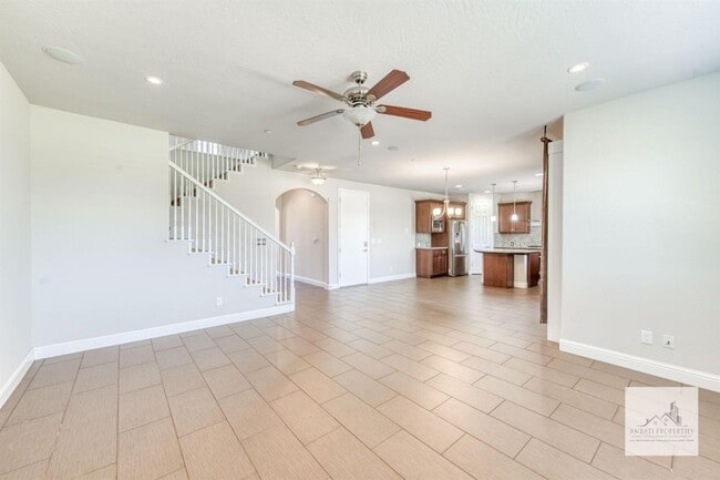 Building Photo - Beautiful 4 bedroom home on the Golf Course!