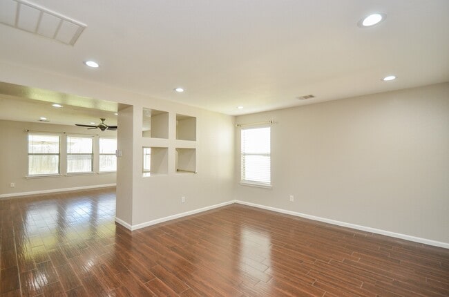 Building Photo - 9518 Prairie Dale Ct