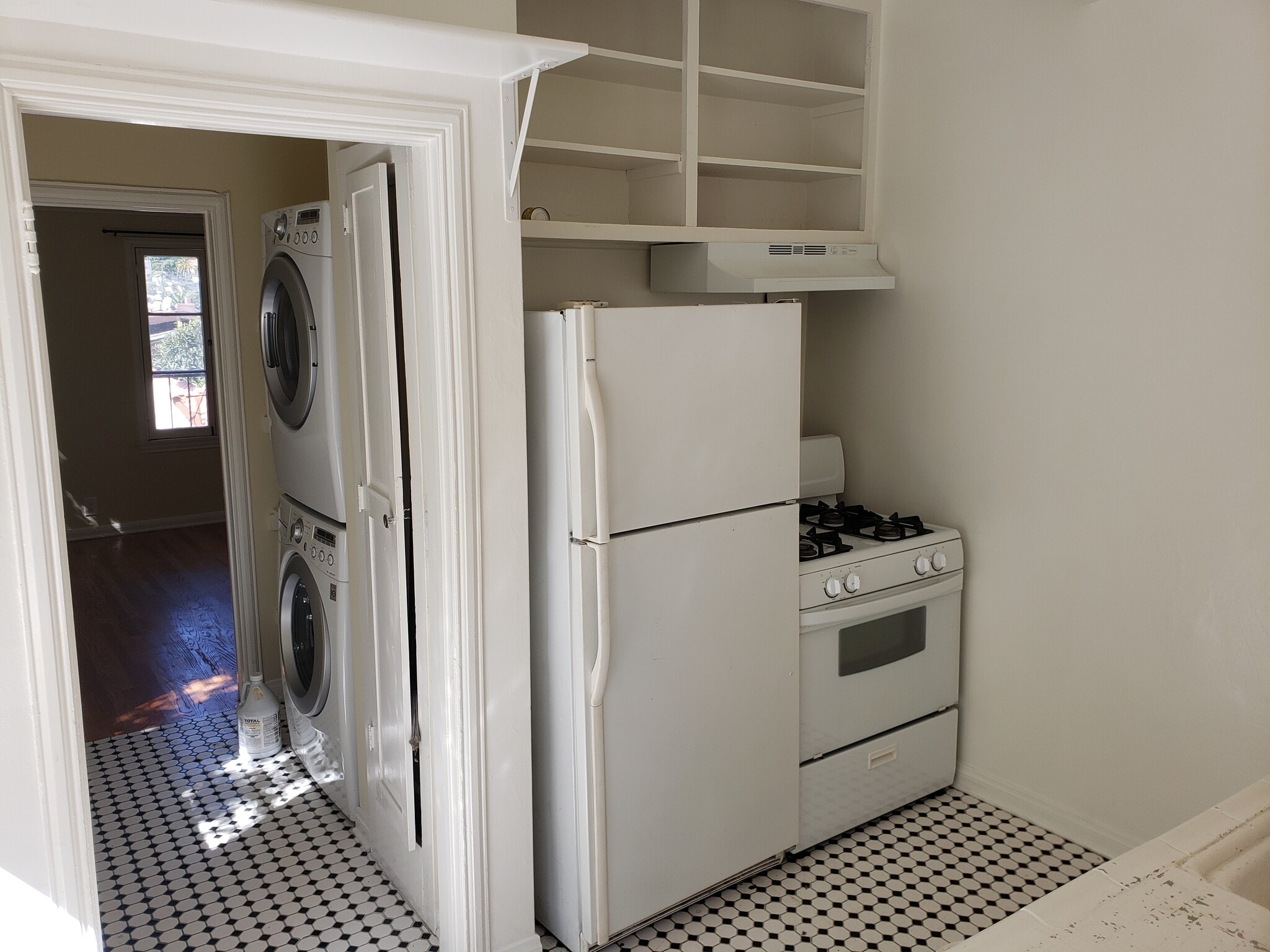 Building Photo - 2137 Vine St