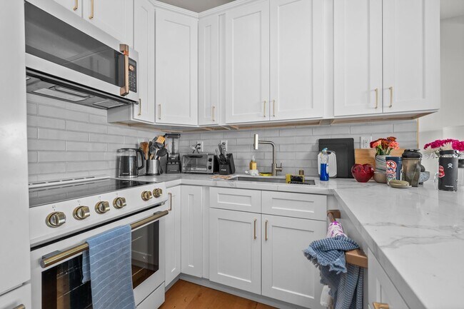 Building Photo - High end finishes!