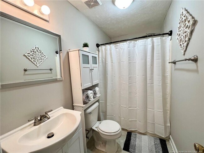 Building Photo - 6792 Willowbrook Dr