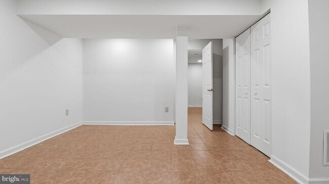 Building Photo - 2628 Deer Ridge Dr