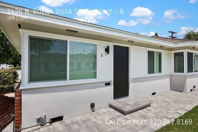 Building Photo - 2426 N Buena Vista St