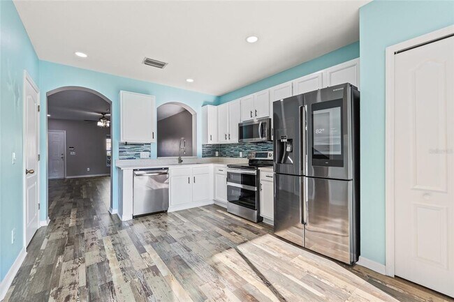 Building Photo - 16302 Swan View Cir