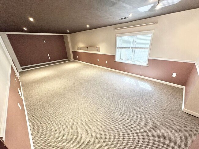 Building Photo - 13982 E Arizona Ave