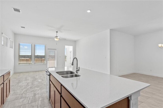 Building Photo - 121 Buckle Cove