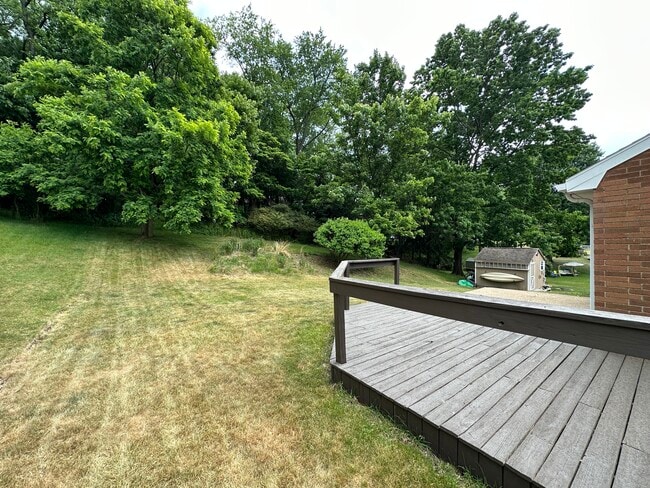 Building Photo - 152 Elmwood Dr