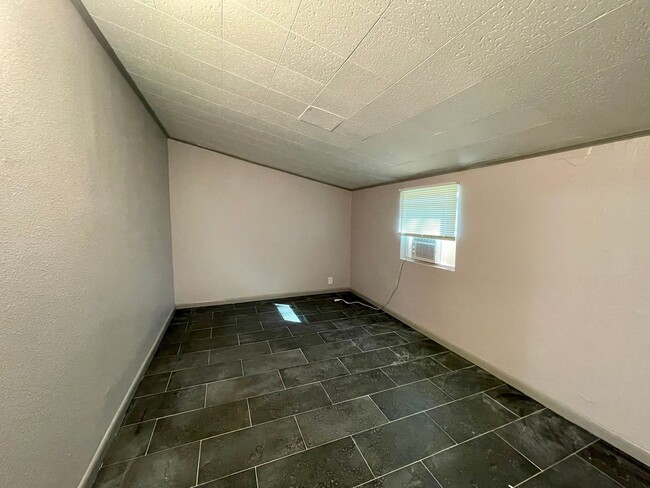 Building Photo - 4540 Beaumont Dr