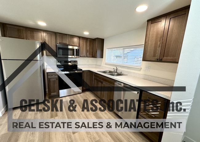Building Photo - Beautifully Updated 2-Bedroom, 1-Bathroom ...