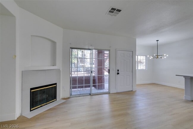 Building Photo - 4730 E Craig Rd