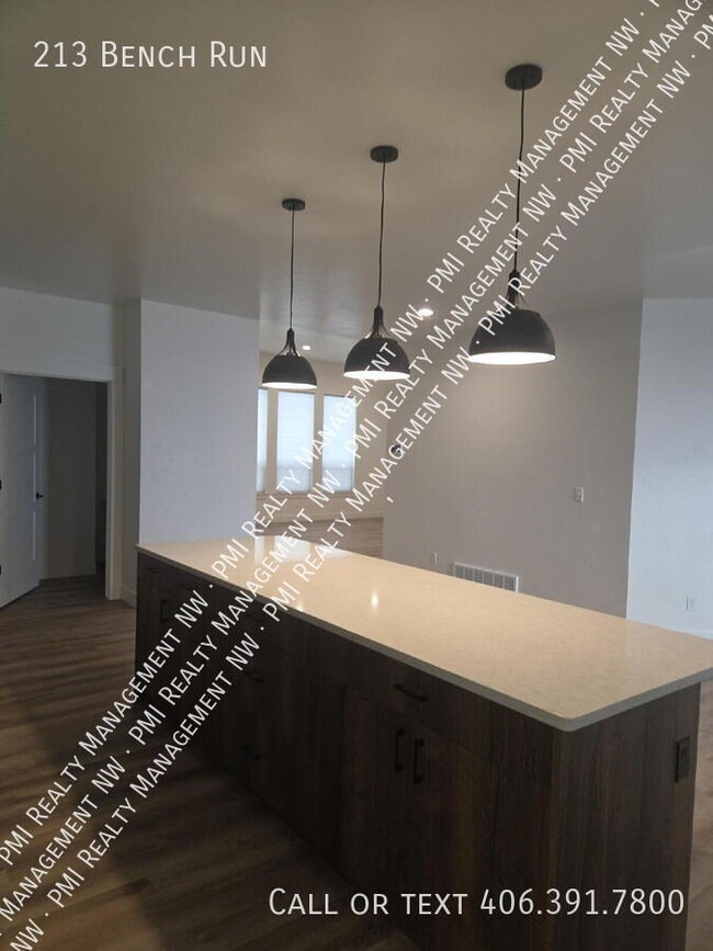 Building Photo - 213 Bench Run