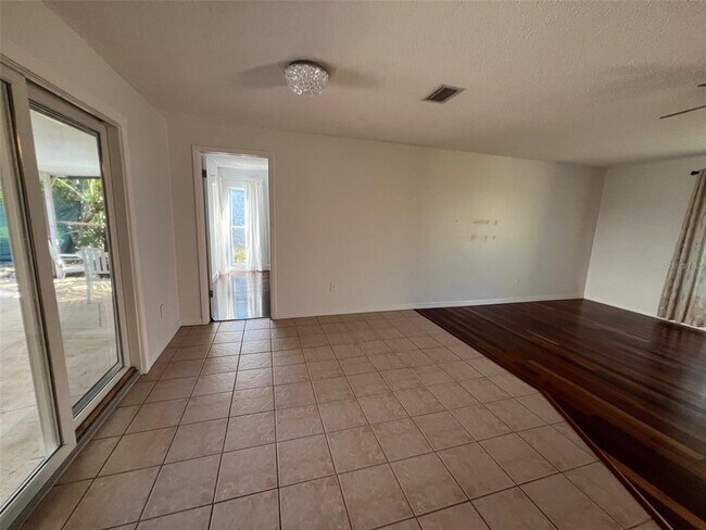 Building Photo - 11177 Bella Loma Dr