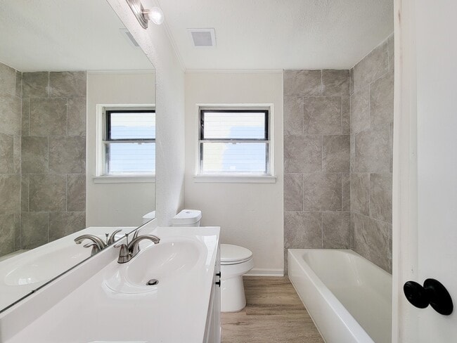 Building Photo - 301 Cypress St