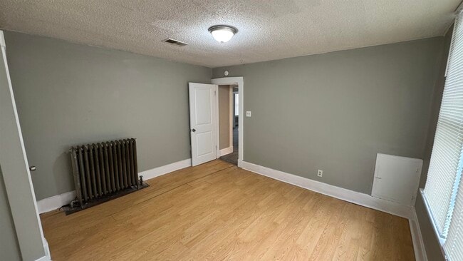 Building Photo - 1114 Azalia St